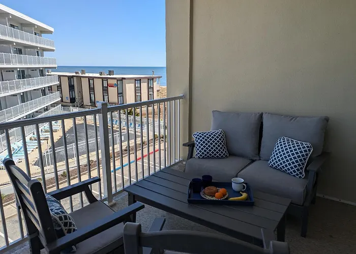 Summer Sands At 80 East