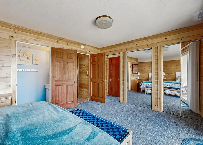 Summer Sands At 80 East Apartment *